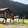 Gravel bike in Tirolo: nuovi itinerari e un grande tour bikepacking per scoprire le Alpi su due ruote