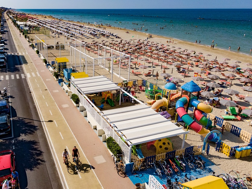 La ciclabile lungo il mare a Mondolfo Marotta (credit: Davide Caporaletti)