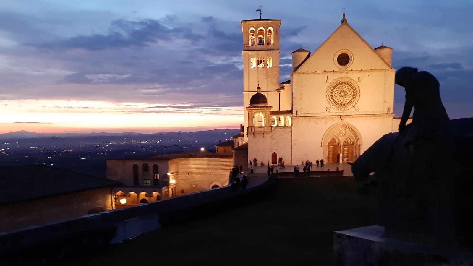 tramonto assisi basilica san francesco