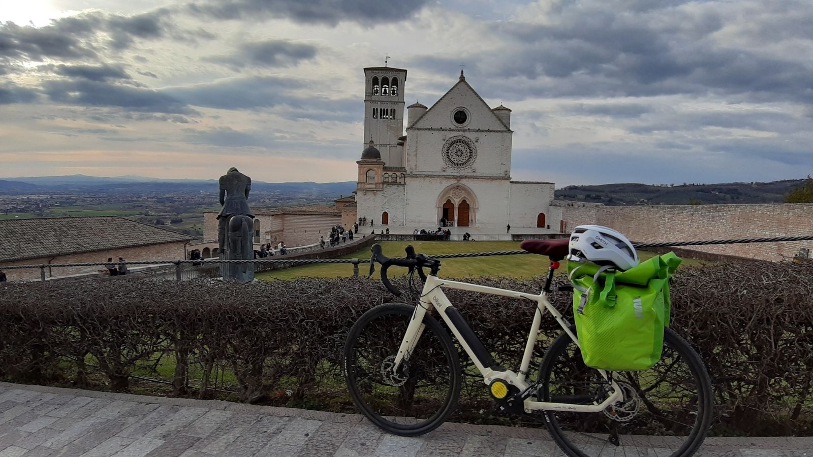 cicloturismo basilica san francesco assisi