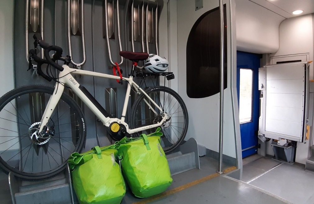 cicloturismo bici in treno ebike