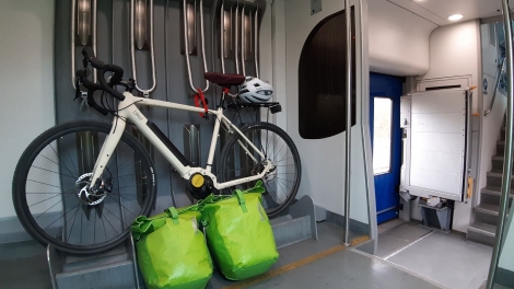 cicloturismo bici in treno ebike