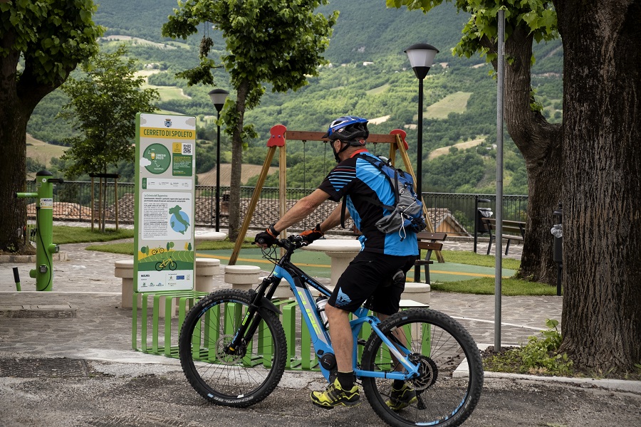 cicloturismo ciclovia dell'appennino in mountainbike