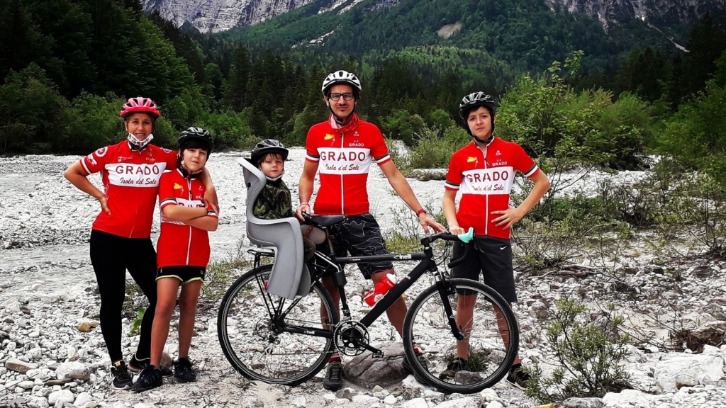 famiglia in bici cicloturismo