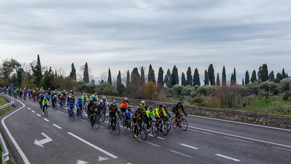 pedalata di natale alé